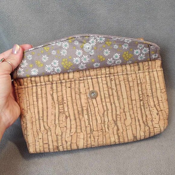 NWOT Hand Crafted Handmade Upcycled Grey & Natural Cork Clutch/ Crossbody - Picture 4 of 13
